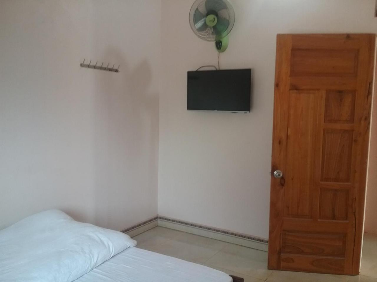 Thac Ba Family Homestay Ho To Esterno foto